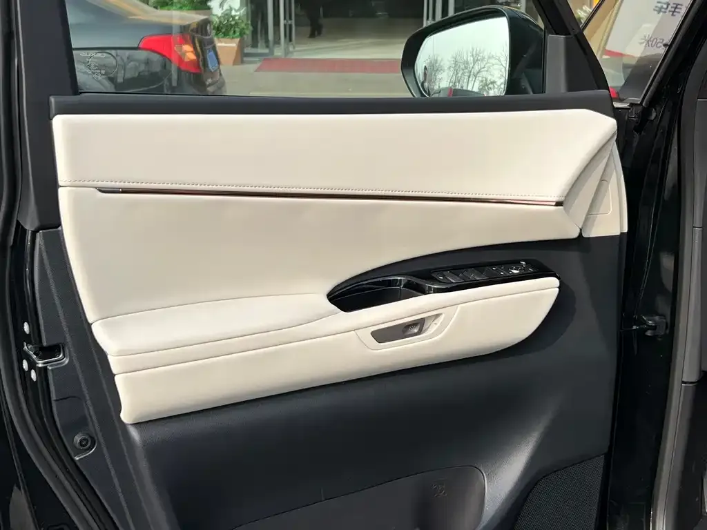 Lexus LM 2026 из CN, фото 3