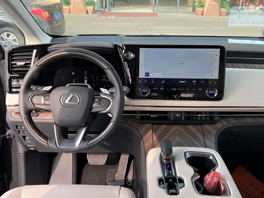 Lexus LM 2026 из CN, фото 4