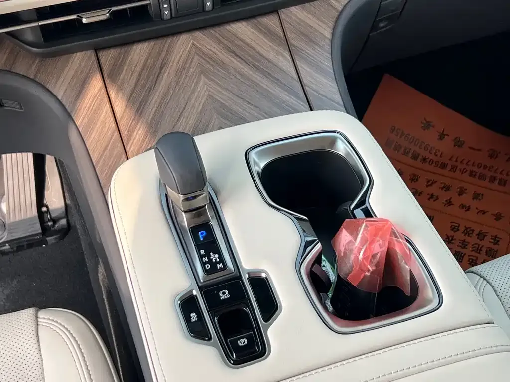 Lexus LM 2026 из CN, фото 7