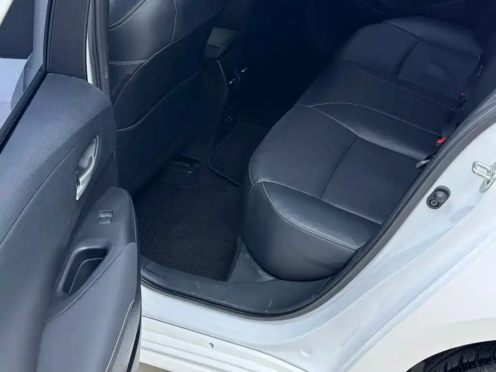 Toyota Corolla 2021 из CN, фото 2