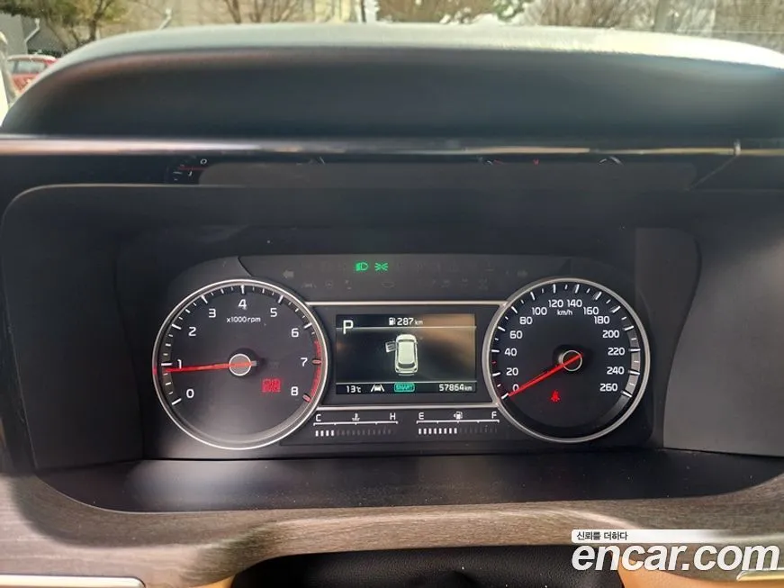 Kia Sorento — фото 8