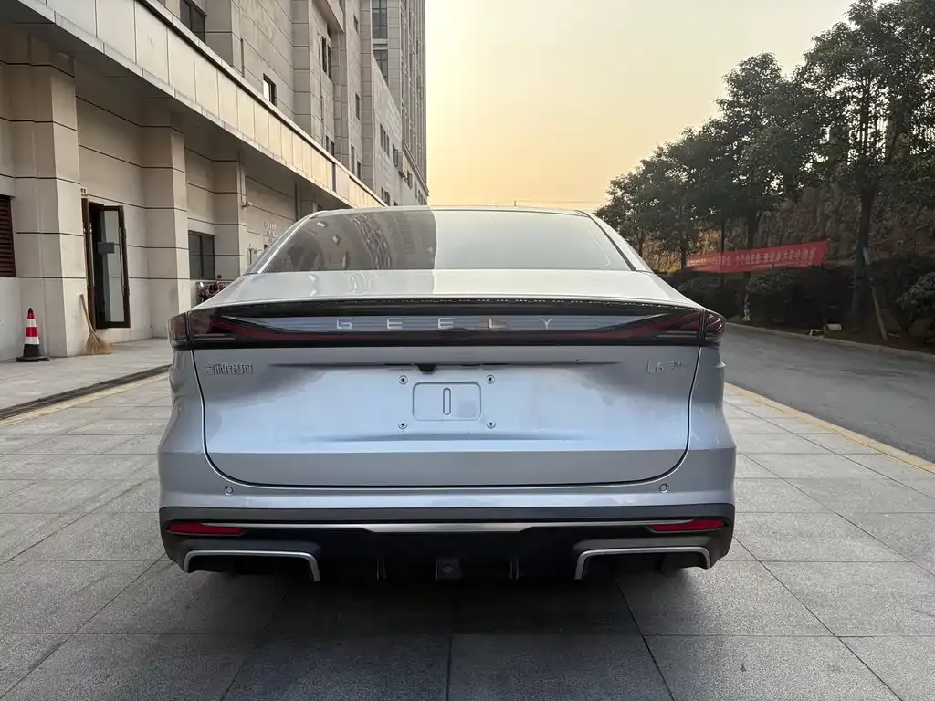 Geely Galaxy L6 — фото 2