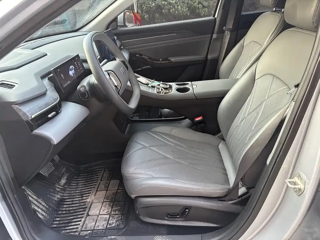 Geely Galaxy L6 — фото 3