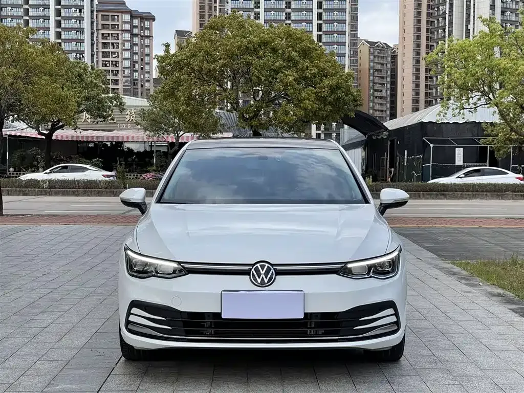 Volkswagen Golf — фото 1