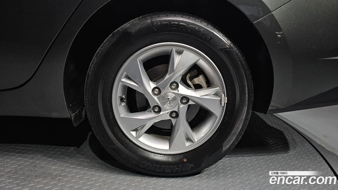 Hyundai AVANTE — фото 9