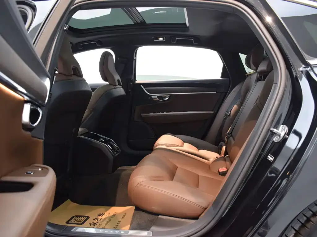 Volvo S90 — фото 4