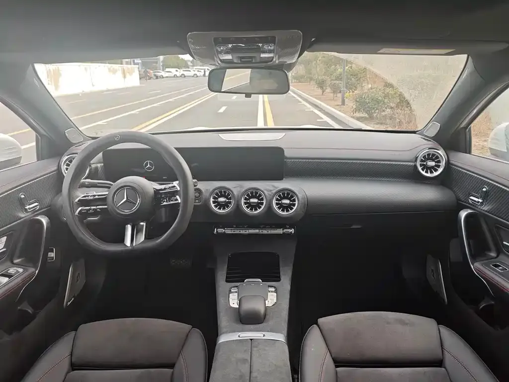 Mercedes-Benz A-Class 2023 из CN, фото 9