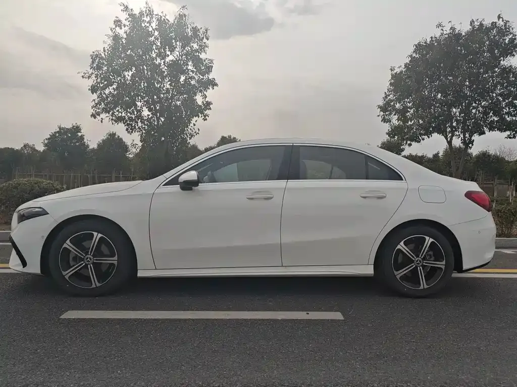Mercedes-Benz A-Class 2023 из CN, фото 4