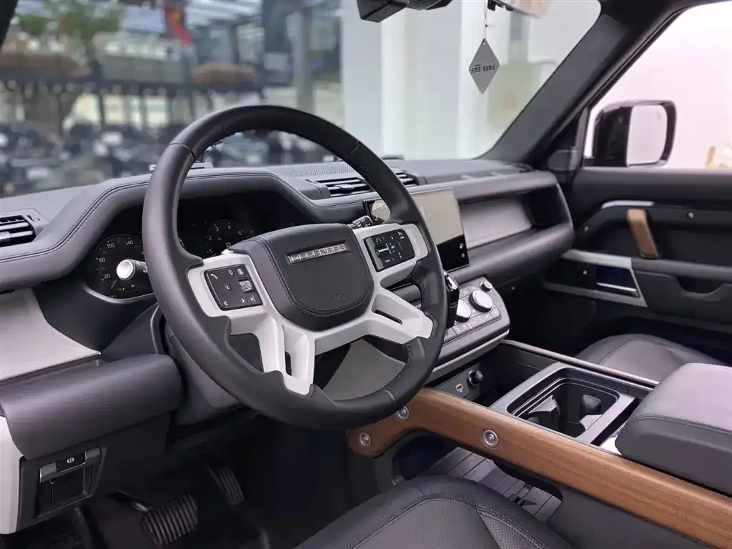 Land Rover Defender — фото 4