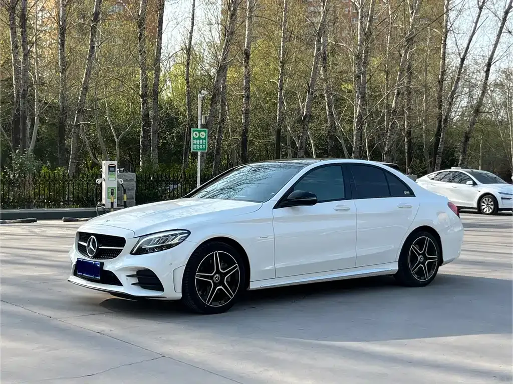 Mercedes-Benz C-Class — фото 1