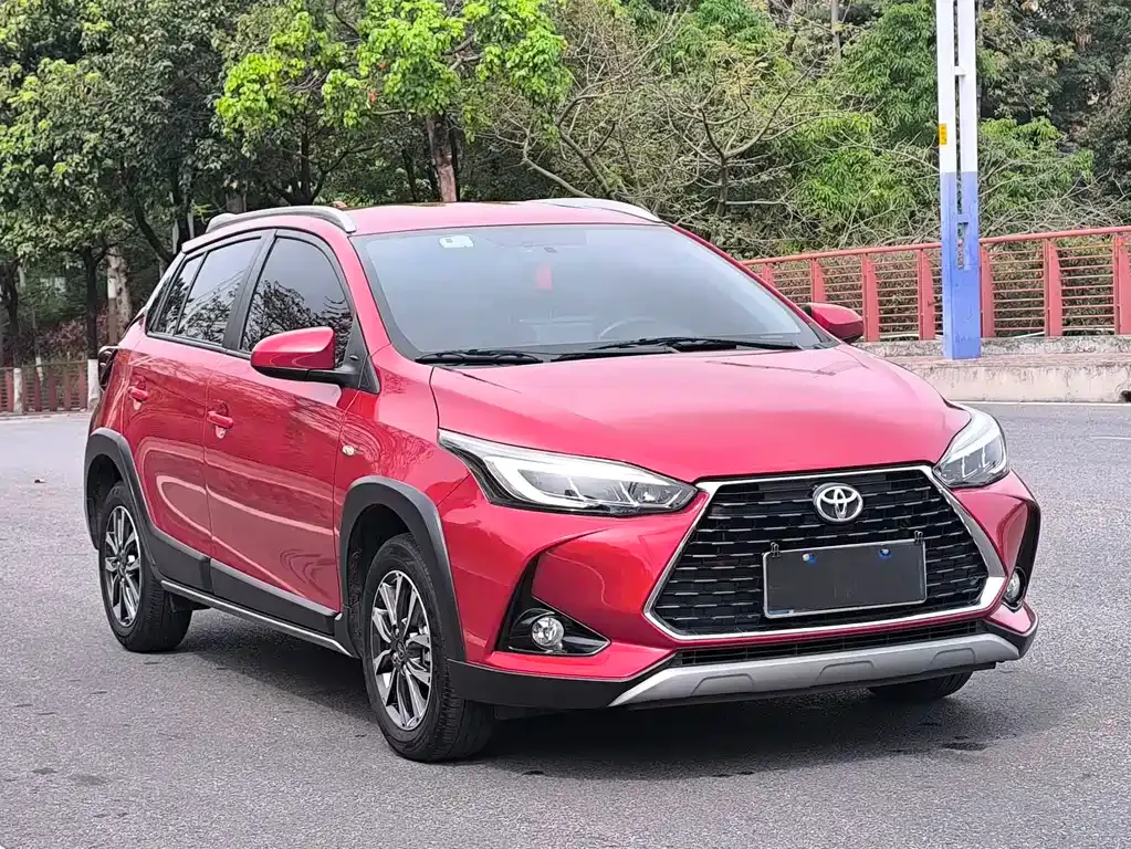 Toyota Yaris L — фото 10