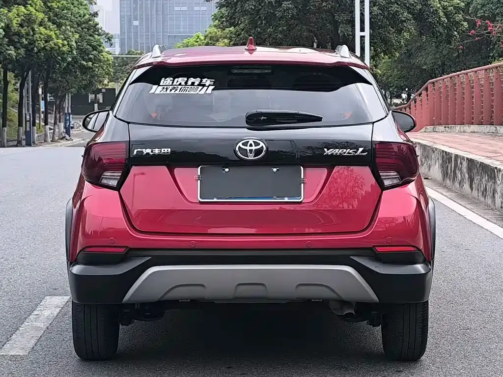 Toyota Yaris L — фото 4