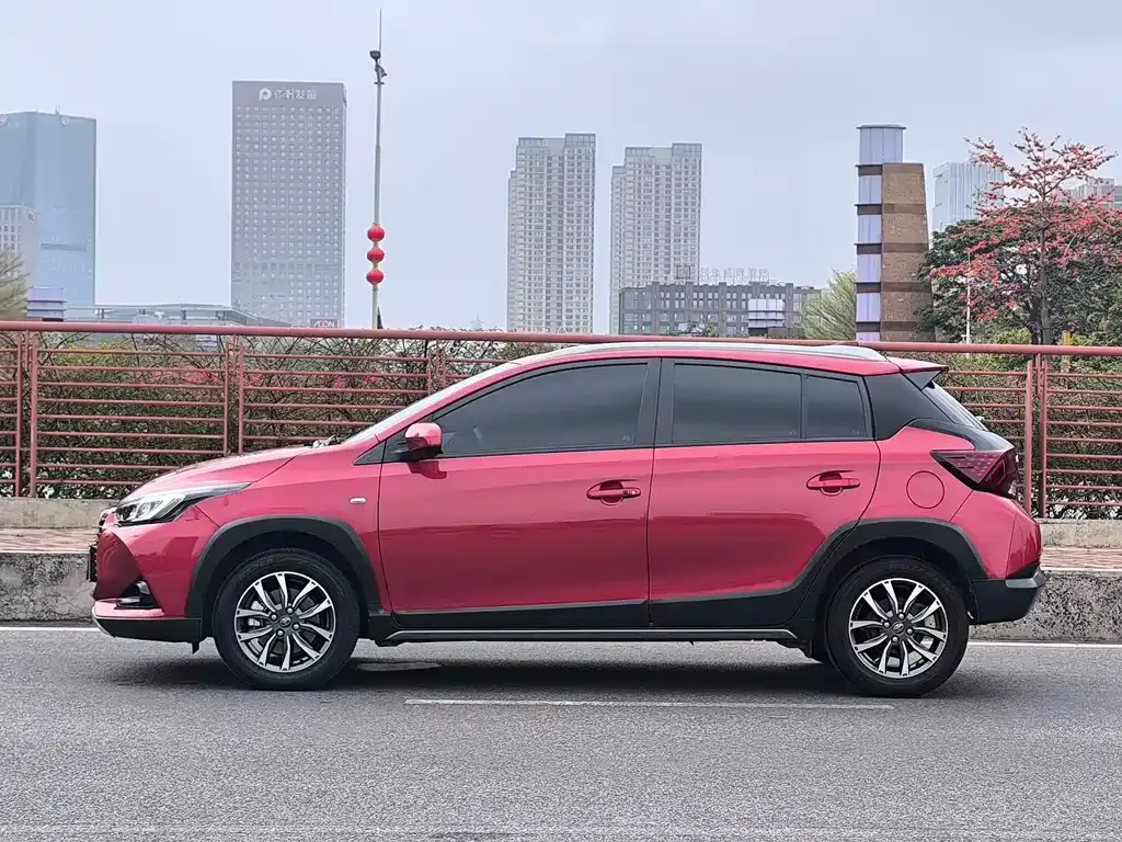 Toyota Yaris L — фото 8