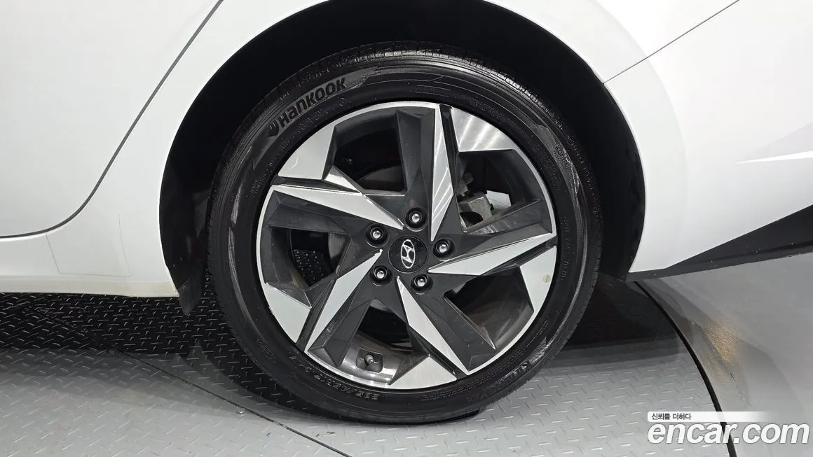 Hyundai AVANTE — фото 3