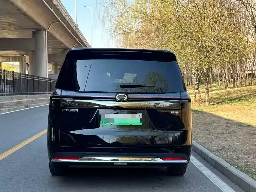 GAC Motor E8 Hybrid — фото 8