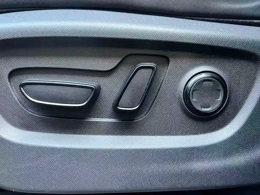 GAC Motor E8 Hybrid — фото 3
