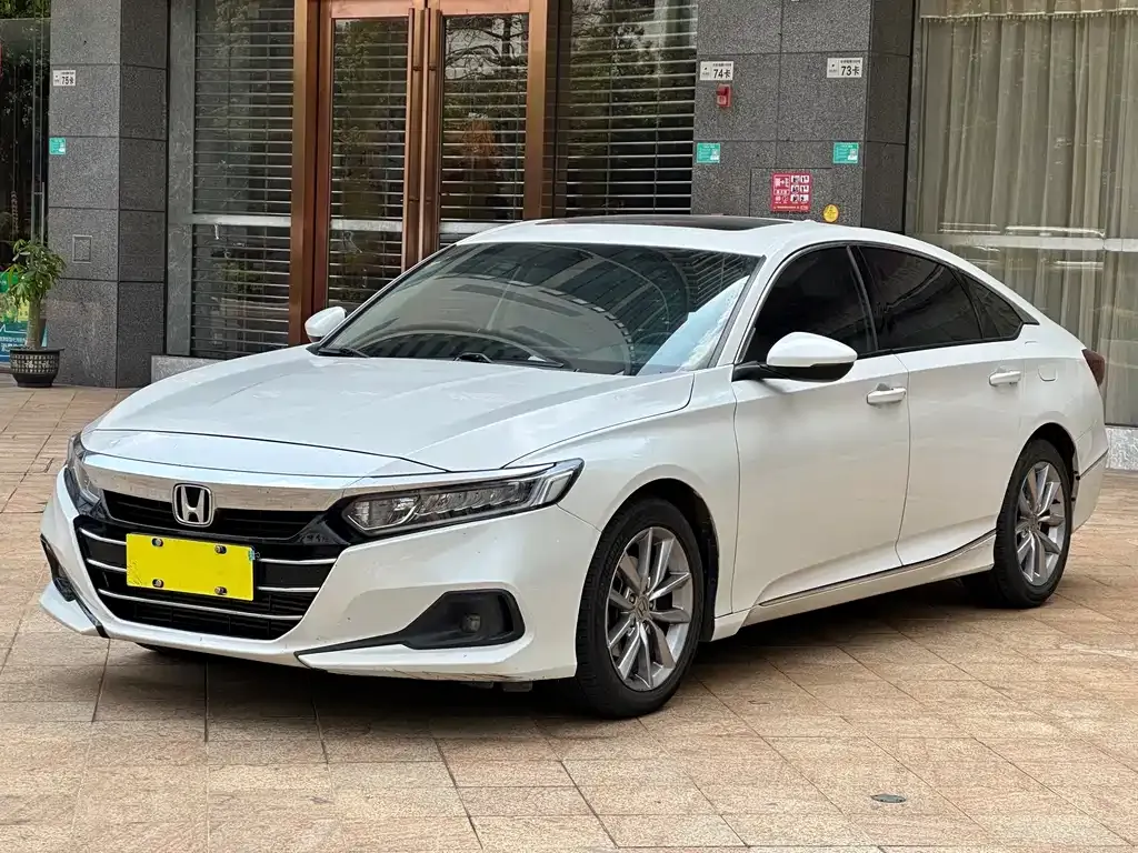 Honda Accord — фото 1