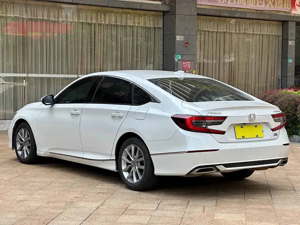 Honda Accord — фото 5
