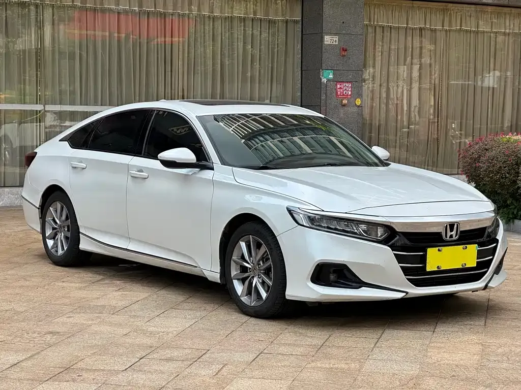 Honda Accord — фото 10