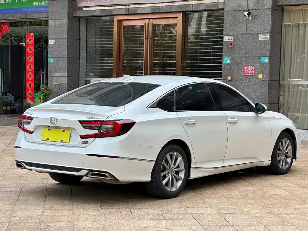 Honda Accord — фото 3
