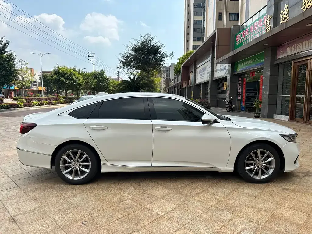 Honda Accord — фото 4