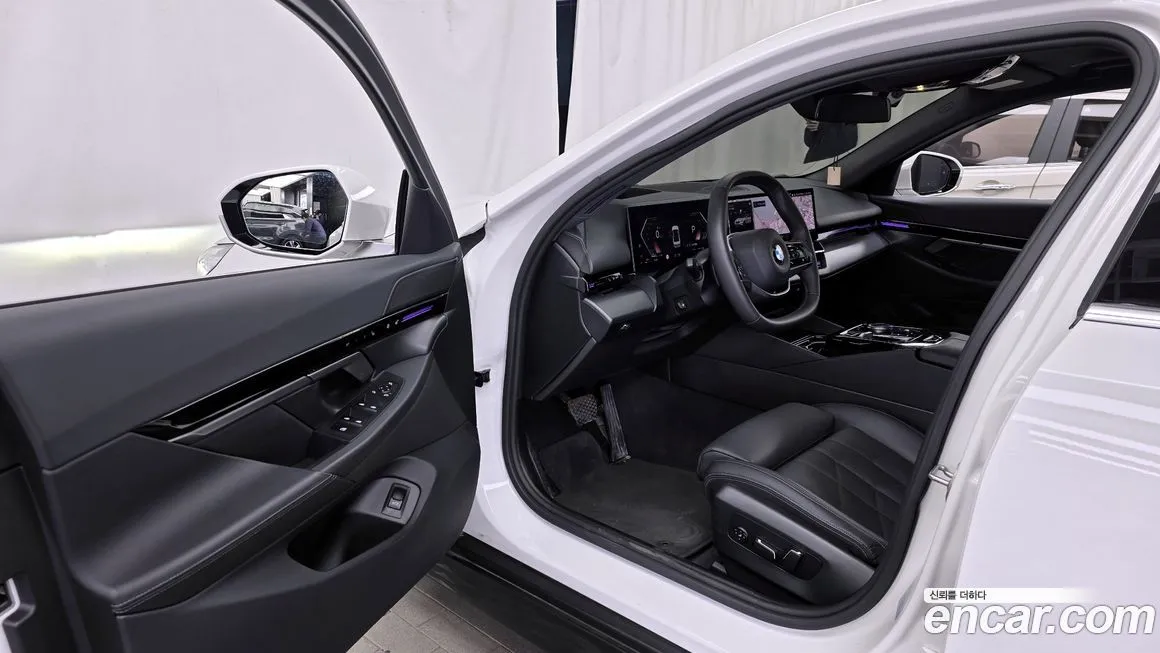 BMW 5-Series 2024 из KR, фото 5