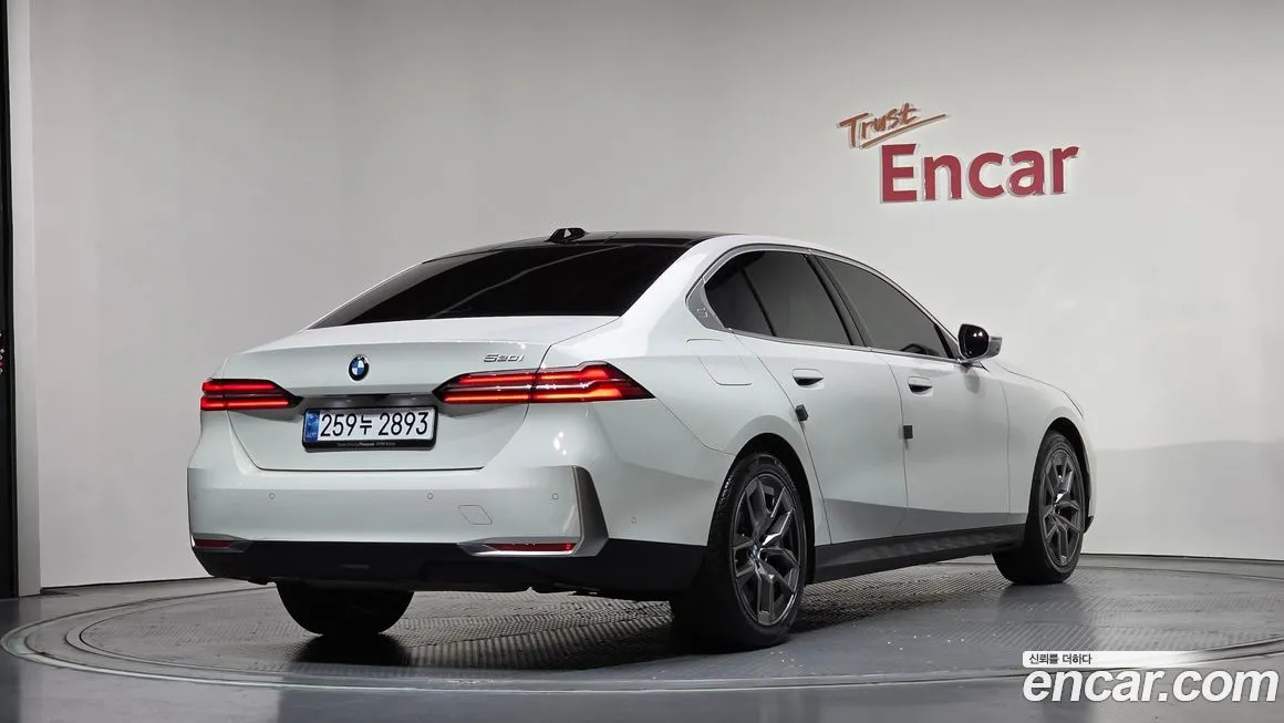 BMW 5-Series 2024 из KR, фото 4