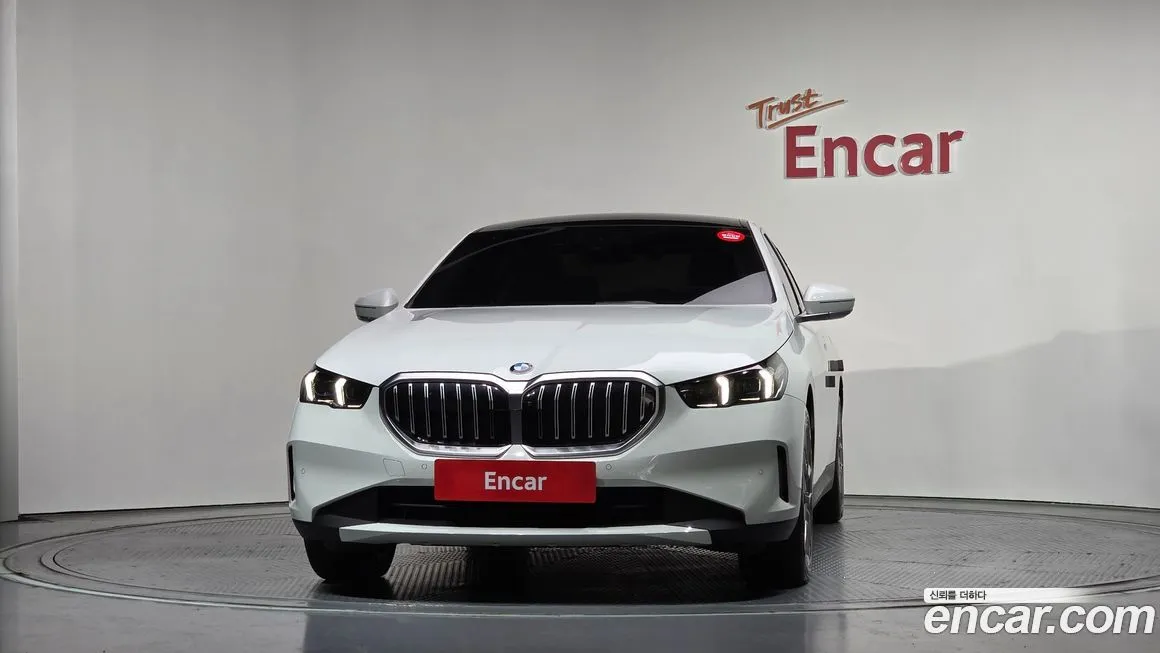 BMW 5-Series 2024 из KR, фото 2