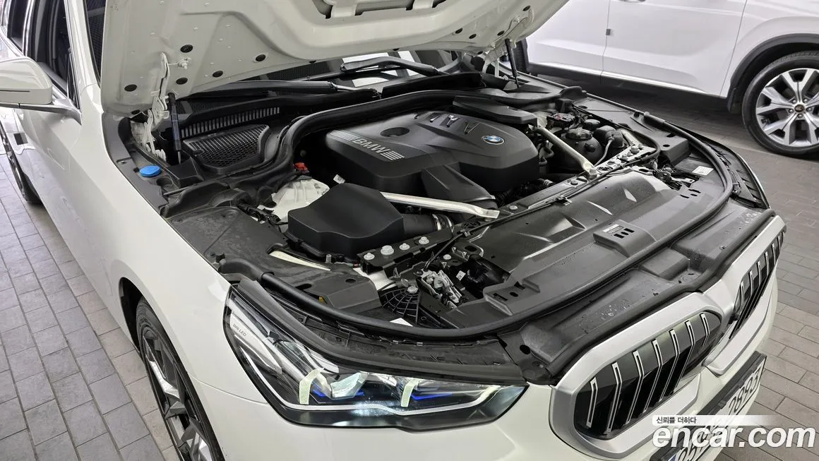 BMW 5-Series 2024 из KR, фото 10