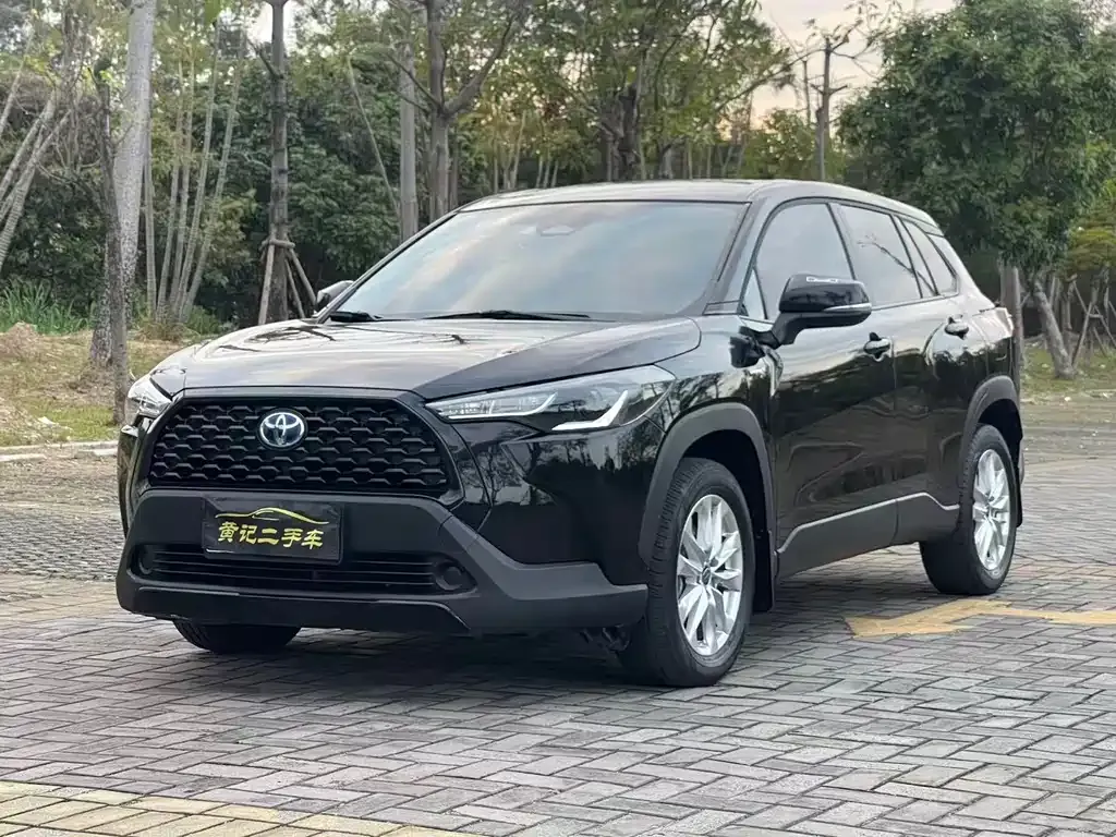 Toyota Corolla Cross 2024 из CN, фото 1
