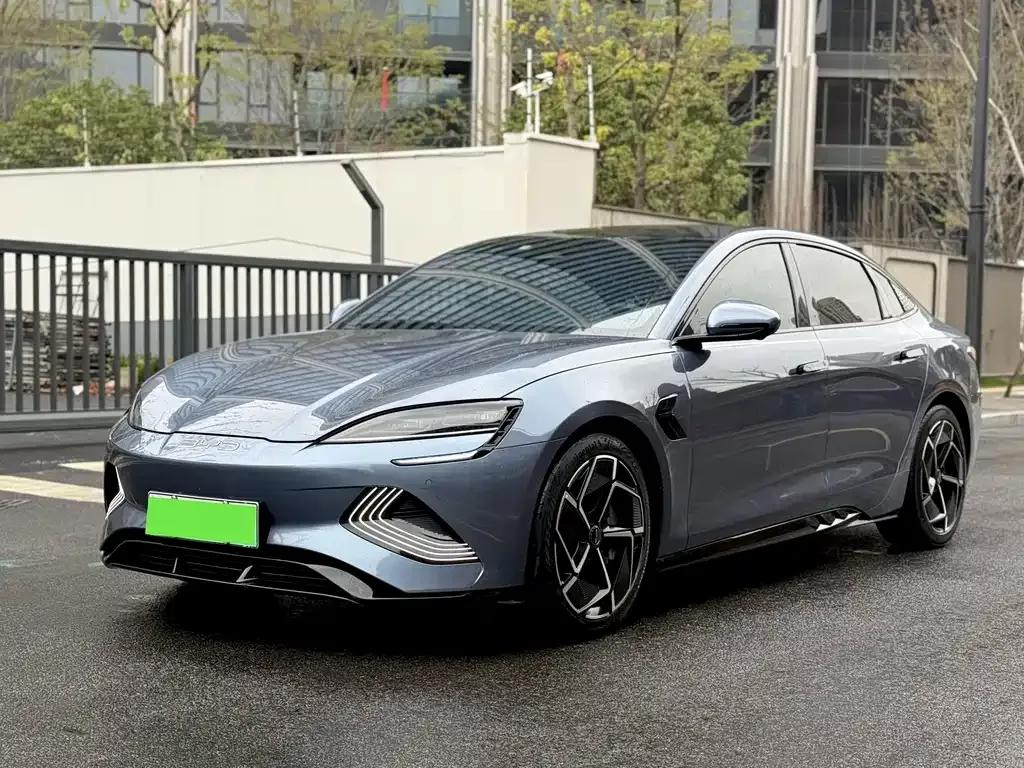 BYD Seal — фото 1