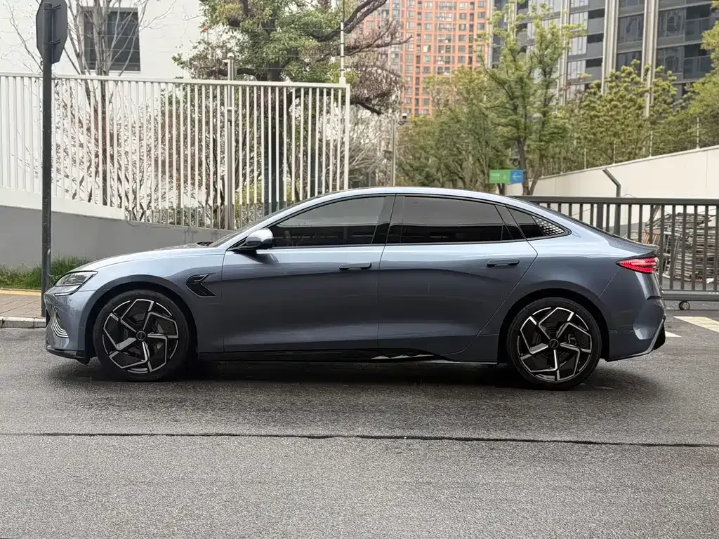 BYD Seal — фото 9