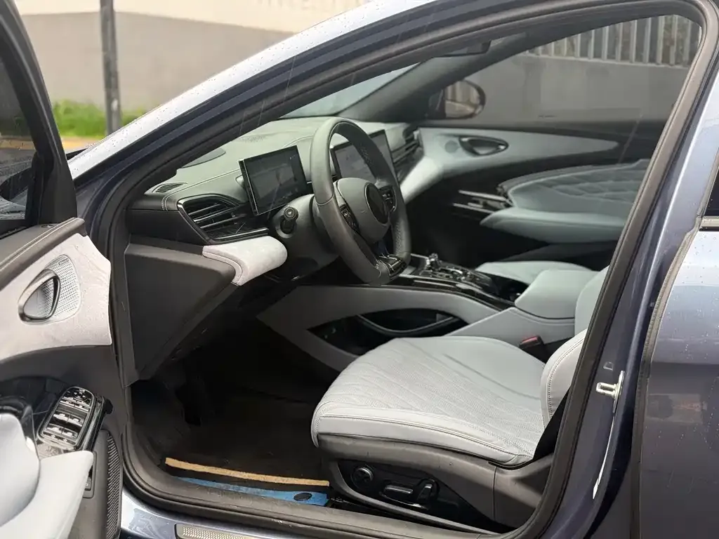 BYD Seal — фото 3