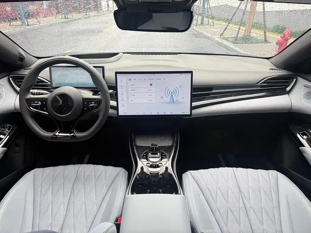 BYD Seal — фото 10