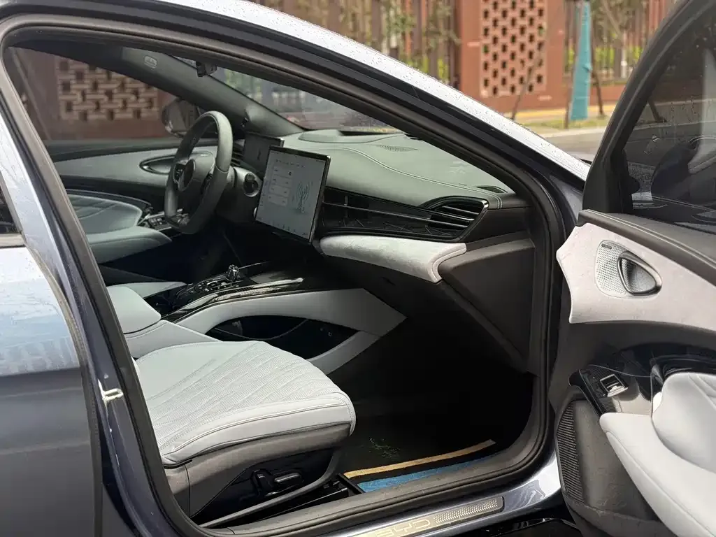 BYD Seal — фото 7