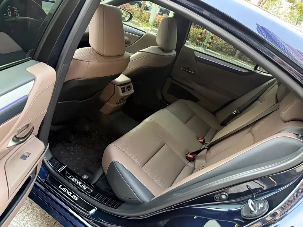 Lexus ES 2025 из CN, фото 7