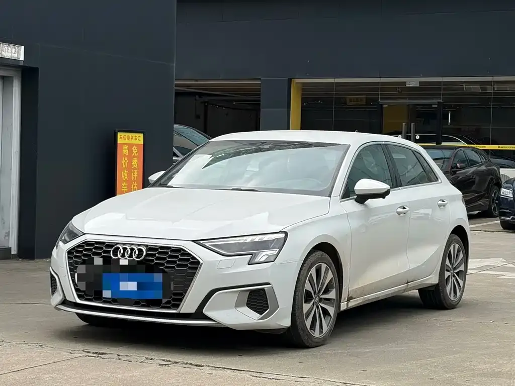 Audi A3 — фото 1