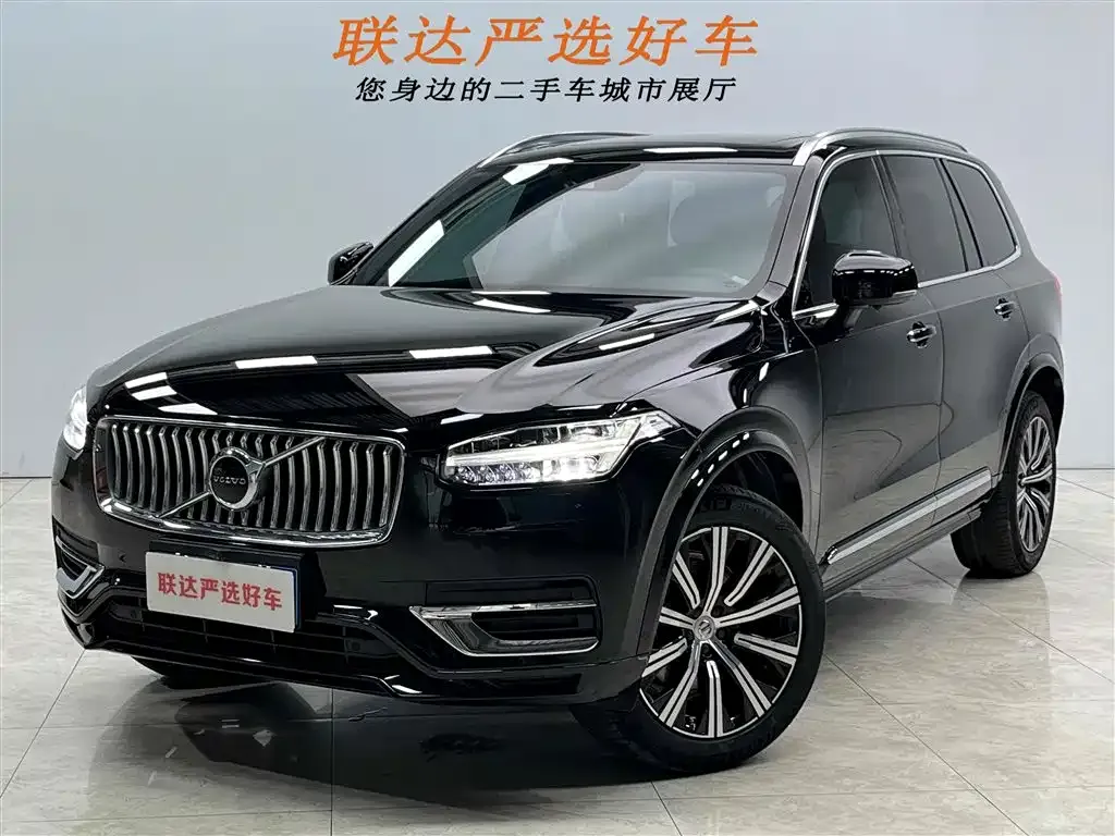 Volvo XC90 — фото 1
