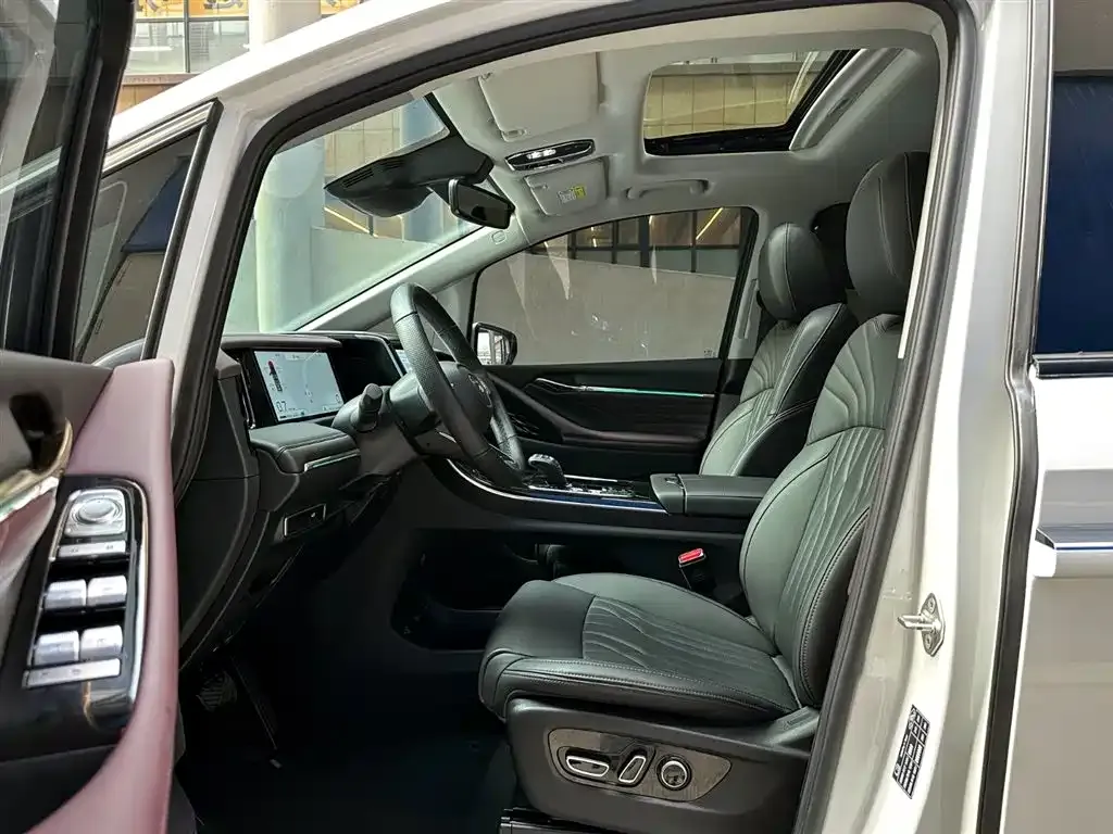 GAC Motor Trumpchi M8 — фото 8