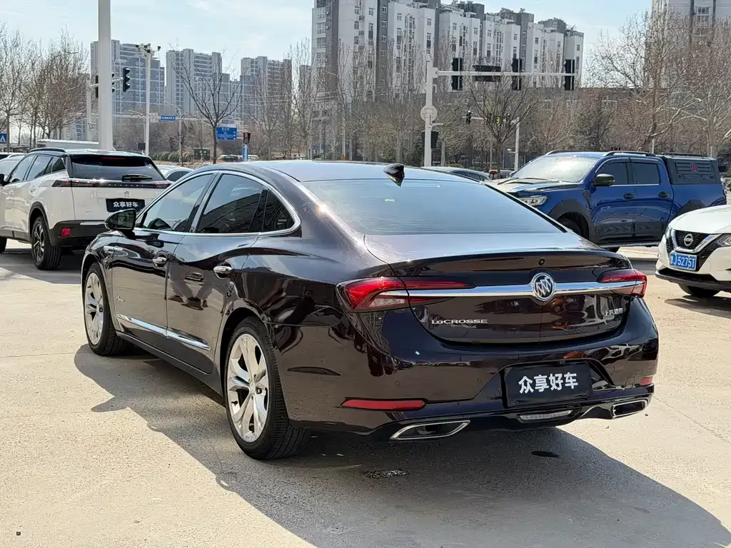 Buick LaCrosse — фото 10