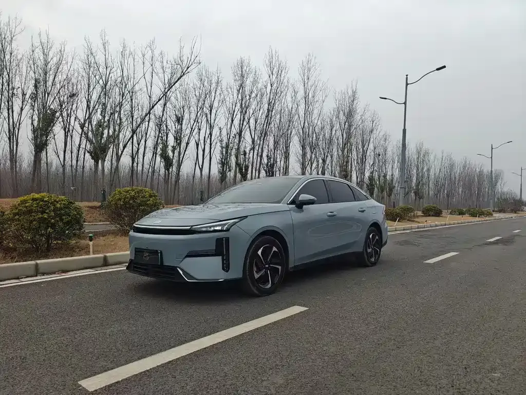 Geely Galaxy L6