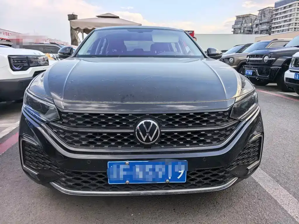 Volkswagen Passat — фото 1