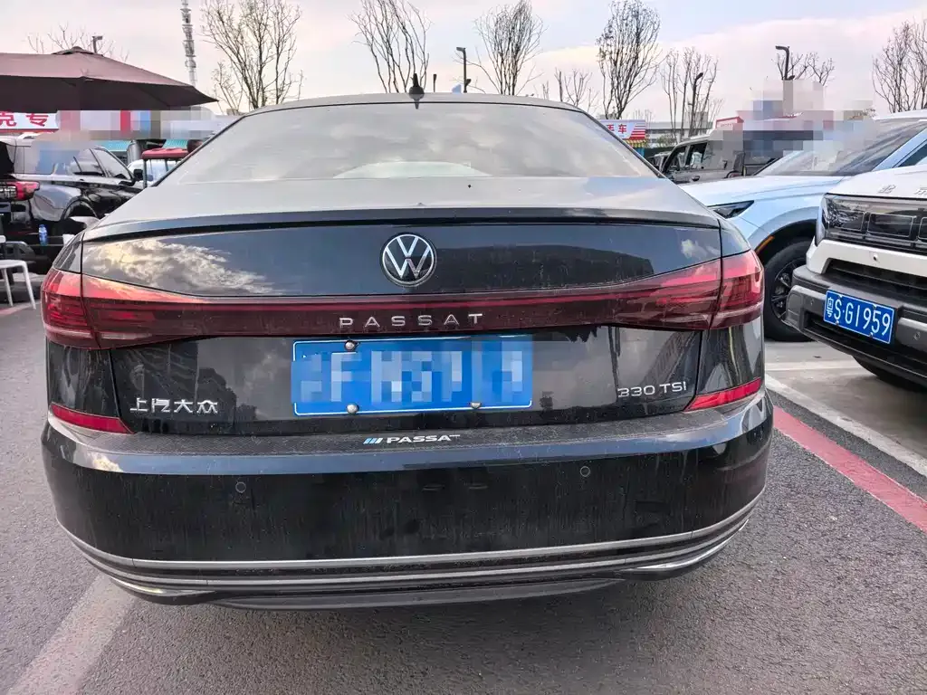 Volkswagen Passat — фото 10