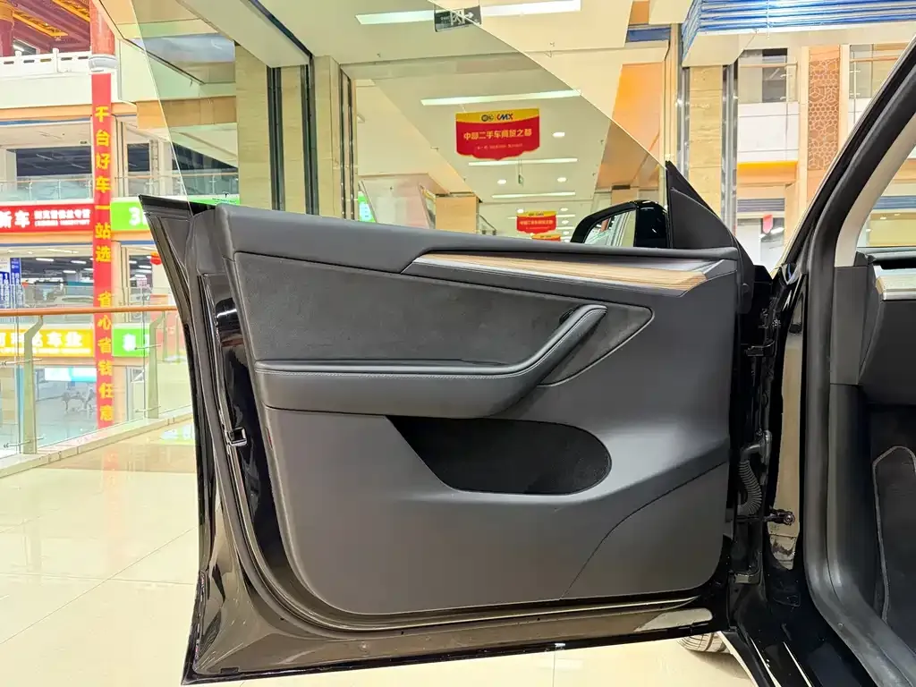 Tesla Model Y 2023 из CN, фото 10