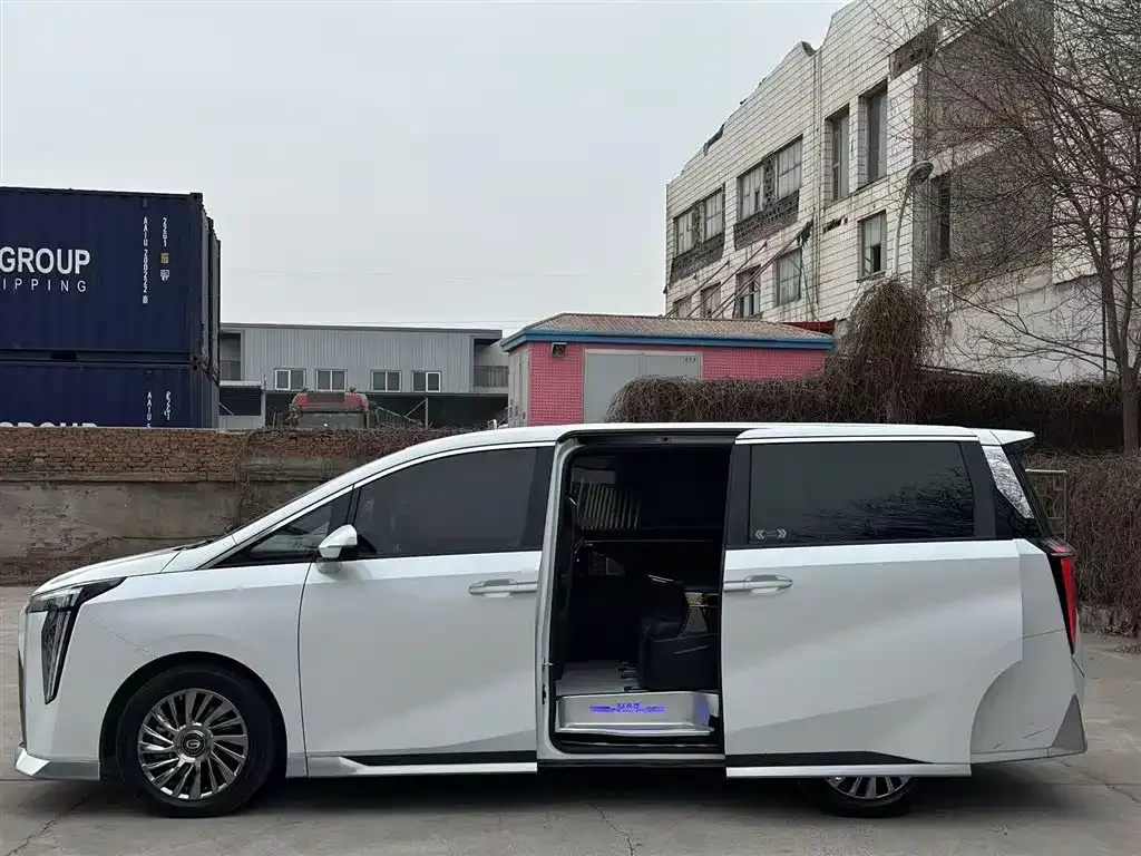 GAC Motor Trumpchi M8 — фото 9