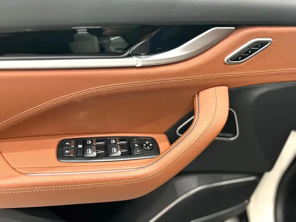 Maserati Levante — фото 4