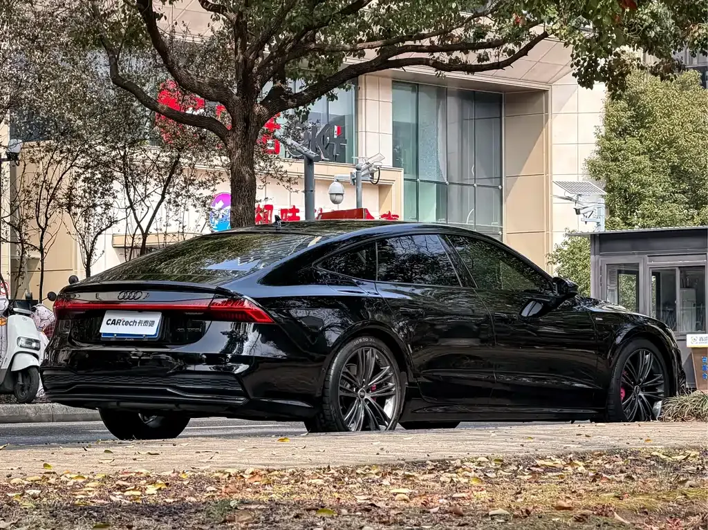 Audi A7 2022 из CN, фото 7