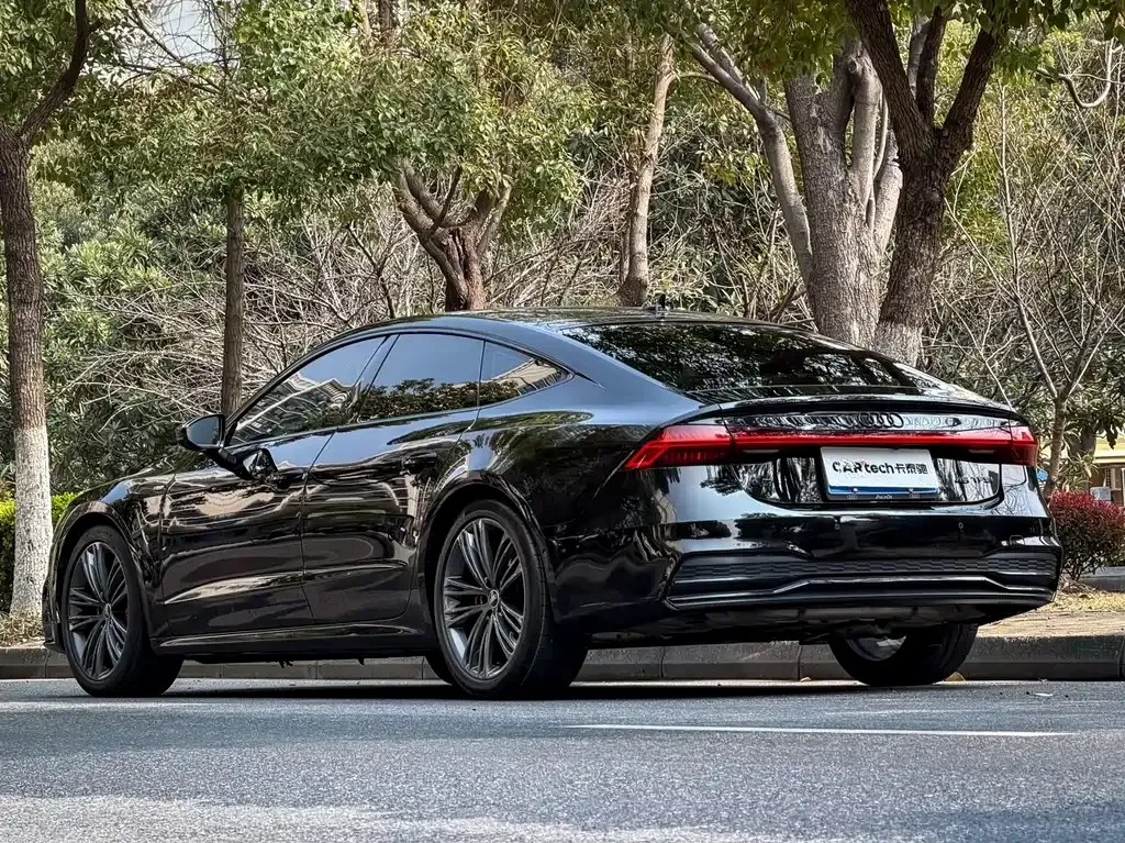 Audi A7 2022 из CN, фото 8