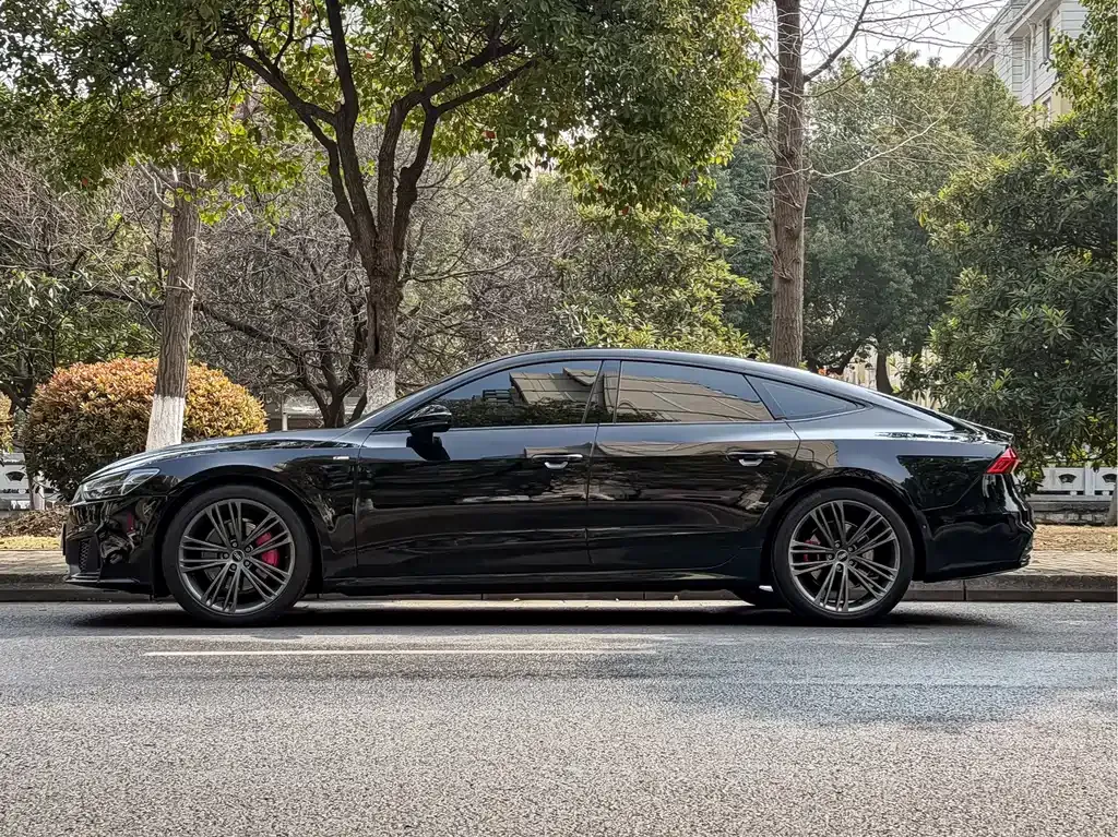 Audi A7 2022 из CN, фото 9
