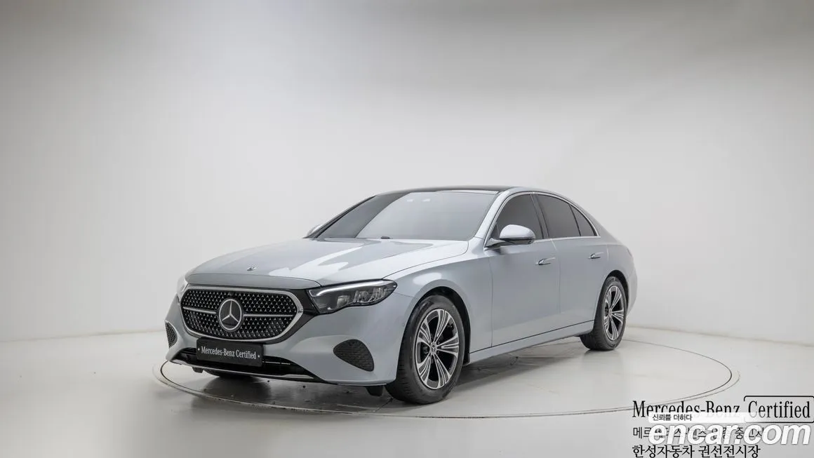 Mercedes-Benz E-Class — фото 1